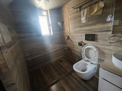 Bathroom Image of 3040 Sq.ft 4 BHK Apartment / Flat for sale in Juhu Mumbai for Rs. 184000000