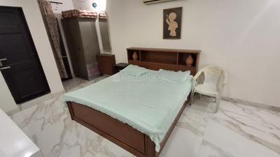 Bedroom Image of 2000 Sq.ft 4 BHK Duplex for rent in DDA Sector C Pocket 9, Vasant Kunj New Delhi for Rs. 120000