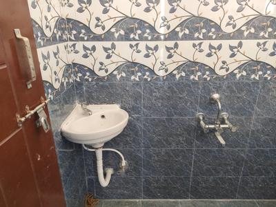 Bathroom Image of 400 Sq.ft 1 RK Builder Floor for rent in VGN Summer Dale, Kovur Chennai for Rs. 6000