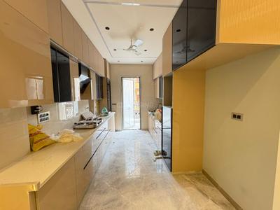 Kitchen Image of 1800 Sq.ft 3 BHK Builder Floor for rent in Anand Vihar New Delhi for Rs. 75000