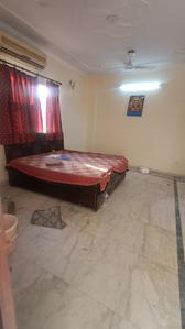 Bedroom Image of 800 Sq.ft 1 BHK Builder Floor for rent in Safdarjung Enclave New Delhi for Rs. 35000