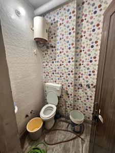 Bathroom Image of 300 Sq.ft 1 BHK Independent House for rent in  Rohini Apartments RWA, Sector 8 Rohini New Delhi for Rs. 11000