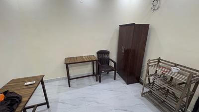 Living Room Image of 400 Sq.ft 1 BHK Builder Floor for rent in Patel Nagar New Delhi for Rs. 19000