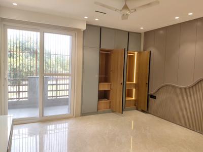Bedroom Image of 2500 Sq.ft 4 BHK Builder Floor for sale in Paramount Luxury Golf Course Extension, Sector 57 Gurgaon for Rs. 32500000