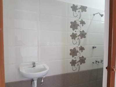 Bathroom Image of 900 Sq.ft 2 BHK Apartment / Flat for rent in Seerangapalayam Salem for Rs. 12000
