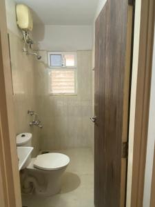 Bathroom Image of 600 Sq.ft 1 BHK Apartment / Flat for rent in Adani Pratham Phase 2, Vaishno Devi Circle Ahmedabad for Rs. 21000