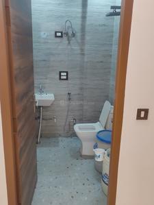 Bathroom Image of 900 Sq.ft 3 BHK Builder Floor for rent in Sector 24 Rohini New Delhi for Rs. 17000