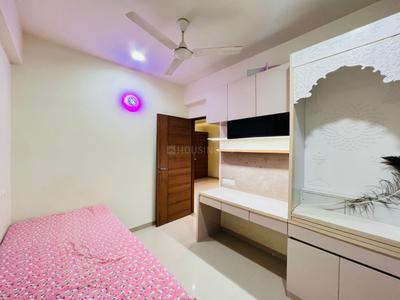 Bedroom Image of 1370 Sq.ft 2.5 BHK Apartment / Flat for rent in Adani The Meadows, Shantigram Ahmedabad for Rs. 40000