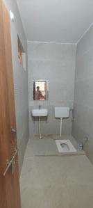Bathroom Image of 1377 Sq.ft 2 BHK Builder Floor for rent in Indira Nagar Lucknow for Rs. 16000