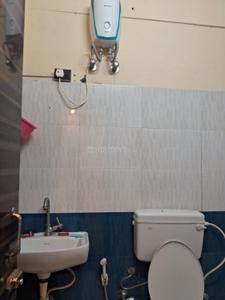Image of 1950 Sq.ft 4 BHK Apartment / Flat for rent in Chinar Park, Kolkata for Rs. 40000