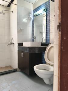 Common Bathroom Image of 1350 Sq.ft 2.5 BHK Apartment / Flat for sale in Bestech Park View Residency, Palam Vihar Gurgaon for Rs. 18670700