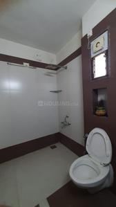 Bathroom Image of 1150 Sq.ft 3 BHK Apartment / Flat for rent in New Alkapuri Vadodara for Rs. 25000