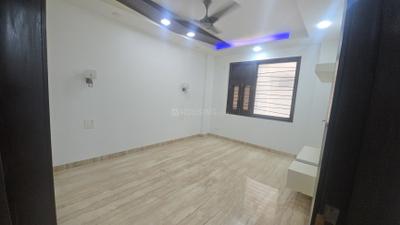Bedroom Image of 2925 Sq.ft 4 BHK Builder Floor for rent in Janakpuri New Delhi for Rs. 85000