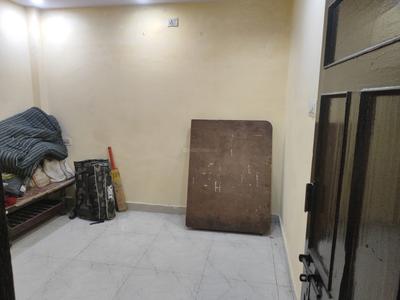 Bedroom Image of 668 Sq.ft 3 BHK Apartment / Flat for rent in Subzi Mandi New Delhi for Rs. 14999