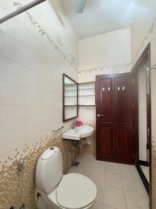 Bathroom Image of 1600 Sq.ft 4 BHK Villa for rent in Gotri Vadodara for Rs. 75000