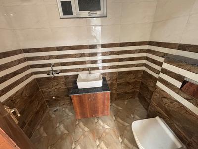 Bathroom Image of 1800 Sq.ft 3 BHK Builder Floor for rent in Ashoka Enclave Faridabad for Rs. 32000