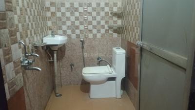 Bathroom Image of 1200 Sq.ft 1 BHK Villa for rent in Matiyari Lucknow for Rs. 7000