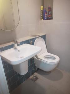 Bathroom Image of 1500 Sq.ft 2 BHK Apartment / Flat for sale in Bhavya Heights, Dadar East Mumbai for Rs. 40000000