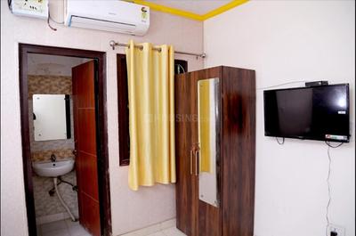 Bedroom Image of 900 Sq.ft 2 BHK Apartment / Flat for rent in Rajpur Khurd Extension New Delhi for Rs. 23000