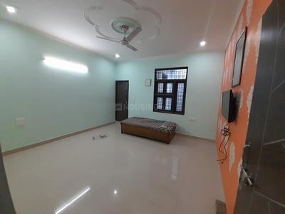 Bedroom Image of 1500 Sq.ft 2 BHK Builder Floor for rent in Sector 110 Gurgaon for Rs. 20000