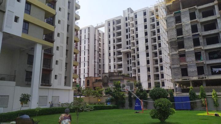 Mayfair Platinum Main Image 1