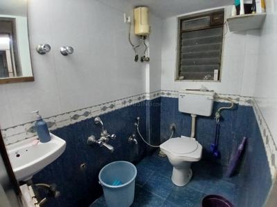 Bathroom Image of 563 Sq.ft 1 BHK Apartment / Flat for sale in Kandivali West Mumbai for Rs. 13500000