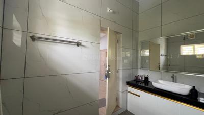 Bathroom Image of 4000 Sq.ft 6 BHK Independent House for sale in Padinharathara Malappuram for Rs. 12500000