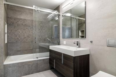 Bathroom Image of 5500 Sq.ft 8 BHK Apartment / Flat for sale in Raheja Park West, Santacruz West Mumbai for Rs. 320000000