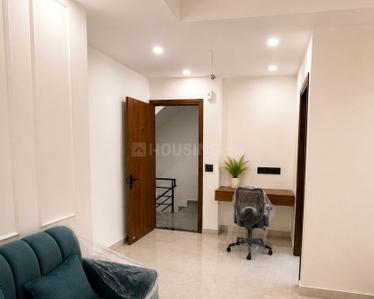 Living Room Image of 1300 Sq.ft 2 BHK Builder Floor for rent in Sector 42 Gurgaon for Rs. 61000