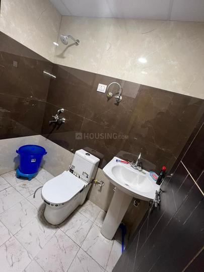 Modern Apartments 2 Bathroom 1