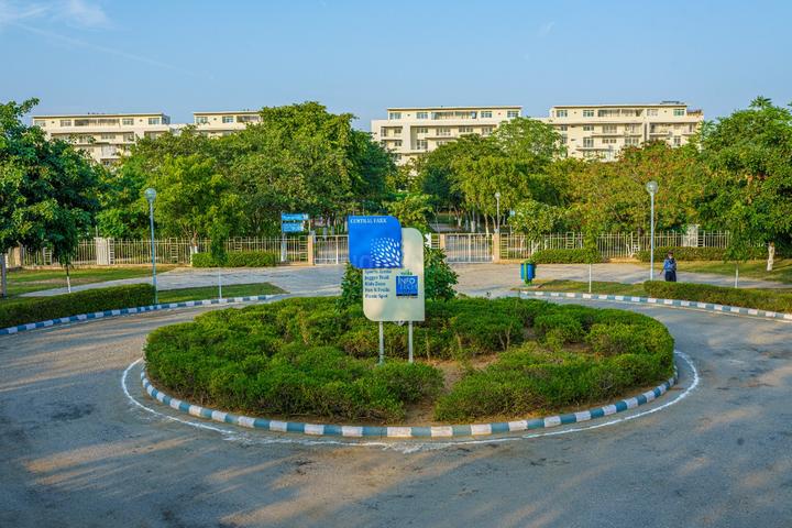 Manglam Kanak Vrindavan Main Image 1