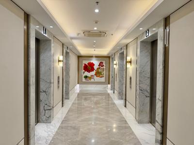 Passage Image of 2301 Sq.ft 3.5 BHK Apartment / Flat for sale in DLF One Midtown, Karampura New Delhi for Rs. 64000000