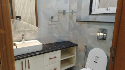 Image of 1600 Sq.ft 3 BHK Builder Floor for sale in Chittaranjan Park, New Delhi for Rs. 35000000
