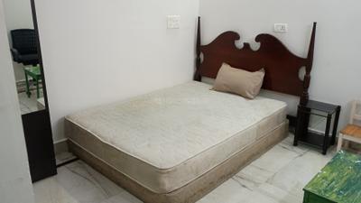 Bedroom Image of 1250 Sq.ft 2 BHK Builder Floor for rent in East Of Kailash New Delhi for Rs. 45000