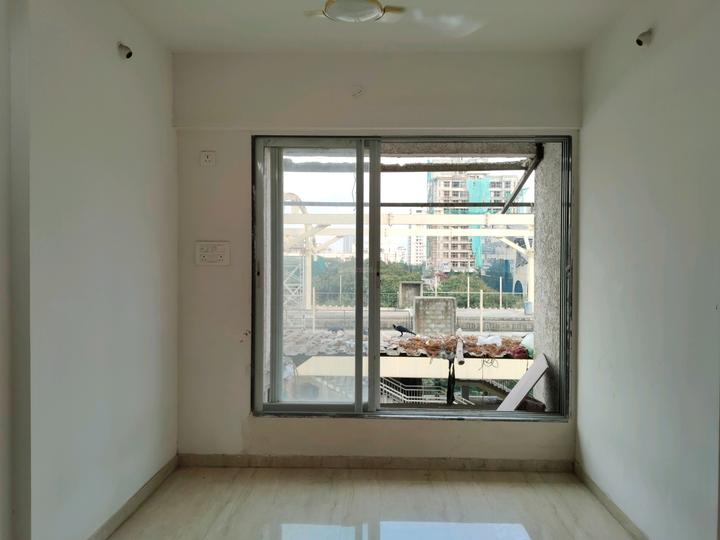 Eeshan White Rose Main Image 1