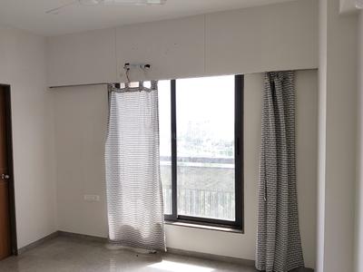 Bedroom Image of 2500 Sq.ft 3 BHK Apartment / Flat for rent in Sangani Shaligram Lakeview, Vaishno Devi Circle Ahmedabad for Rs. 32000