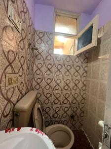 Bathroom Image of 850 Sq.ft 2 BHK Independent House for rent in Vaishali Ghaziabad for Rs. 23000