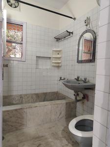 Bathroom Image of 1250 Sq.ft 2 BHK Apartment / Flat for sale in DDA Flats Sarita Vihar, Sarita Vihar New Delhi for Rs. 25100000