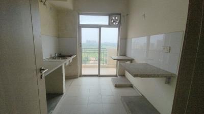 Kitchen Image of 1930 Sq.ft 3 BHK Apartment / Flat for sale in DLF Express Greens, Manesar Gurgaon for Rs. 14500000