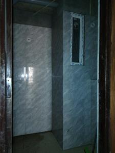 Common Bathroom Image of 1010 Sq.ft 2 BHK Apartment / Flat for sale in Vihaan Heights The Ultima 107, Sector 104 Noida for Rs. 5590000