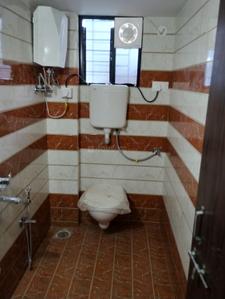 Bathroom Image of 1100 Sq.ft 7 BHK Independent House for rent in Pinnacle Durvang Residency 2, Somalwada Nagpur for Rs. 75000