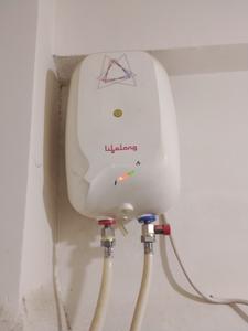 Bathroom Image of 200 Sq.ft 1 RK Apartment / Flat for rent in Mahalakshmi Nagar Indore for Rs. 9500