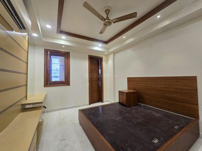 Bedroom Image of 1800 Sq.ft 3 BHK Builder Floor for rent in Anand Vihar New Delhi for Rs. 60000