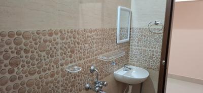 Bathroom Image of 1000 Sq.ft 2 BHK Apartment / Flat for rent in Chandmari Guwahati for Rs. 22000