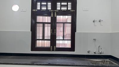Kitchen Image of 400 Sq.ft 2 BHK Builder Floor for rent in Roberts Lines Lucknow for Rs. 15000