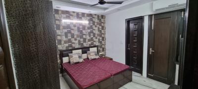 Bedroom Image of 900 Sq.ft 2 BHK Builder Floor for rent in Pitampura New Delhi for Rs. 30000