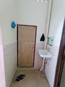Bathroom Image of 800 Sq.ft 1 RK Apartment / Flat for rent in Leeds Premier, Chhota Bangarda Indore for Rs. 8000