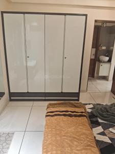 Bedroom Image of 1500 Sq.ft 3 BHK Apartment / Flat for rent in Shivshakti Royal Glory, Vaishno Devi Circle Ahmedabad for Rs. 37000