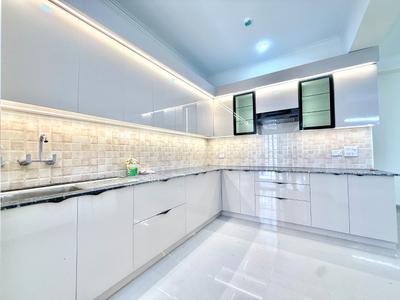 Kitchen Image of 2130 Sq.ft 4 BHK Apartment / Flat for rent in Amrapali Verona Heights, Noida Extension Greater Noida for Rs. 34950