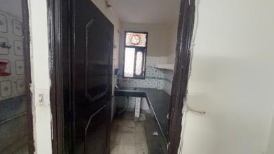 Kitchen Image of 550 Sq.ft 1 BHK Apartment / Flat for rent in Meenal Apartments, Shalimar Garden Ghaziabad for Rs. 8500